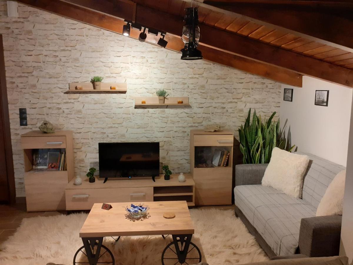 Апартаменты The View Attic Янина Экстерьер фото